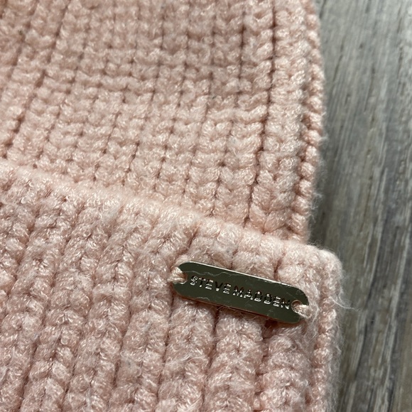 🌸 Steve Madden Pink Beanie - Picture 2 of 5